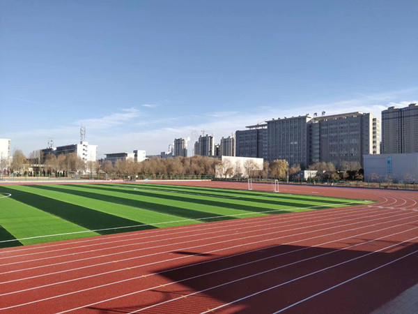 重庆学校操场塑胶地面老化是怎么回事？